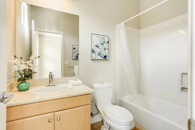 2nd bath - 3733 Egret Ln