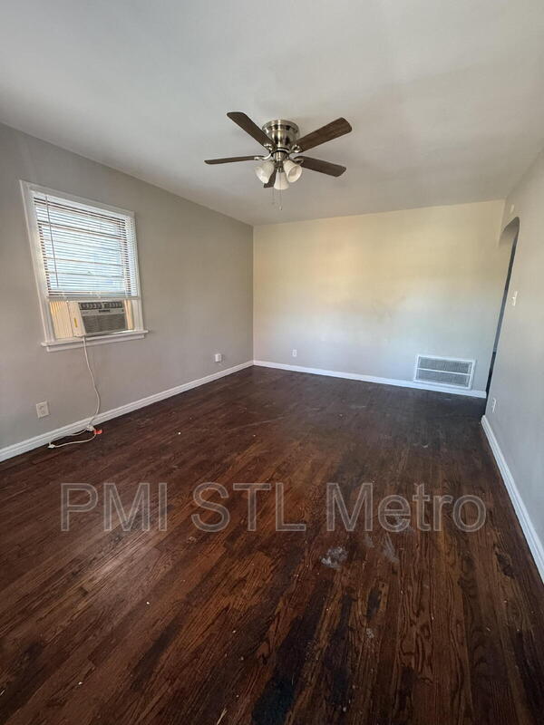 Building Photo - 156 Fermo Ave