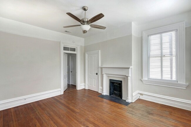 Building Photo - 218 E Henry St