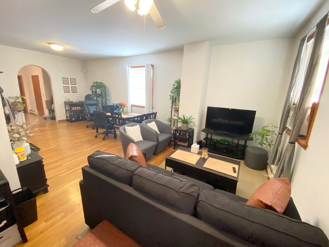 Primary Photo - 181 D St