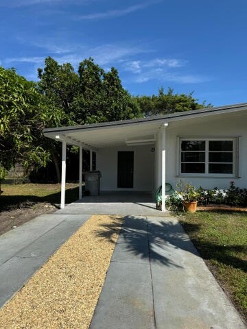 Foto del edificio - 1611 NE 46th St