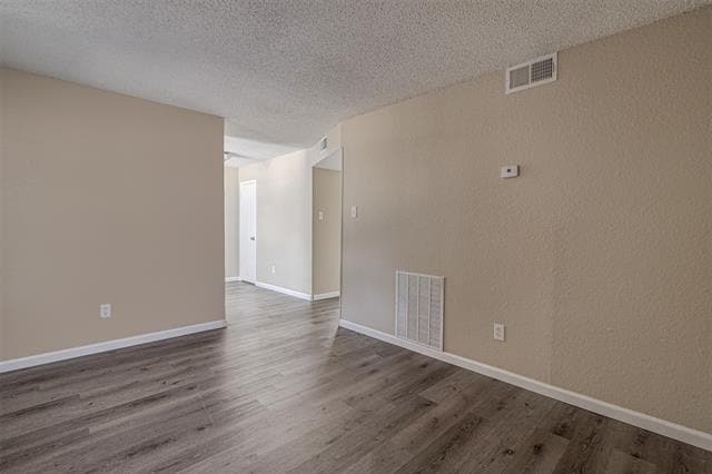 Building Photo - 836 NW Summercrest Blvd