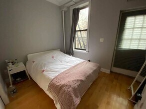 Building Photo - Mott Street