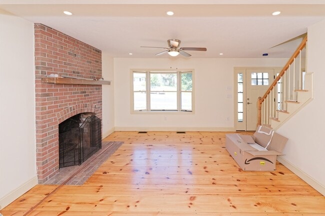 Building Photo - 48 Westbrook Rd