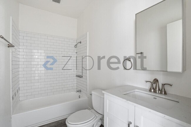 Foto del edificio - 1513 W 12th Pl