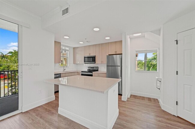 Foto del edificio - 10170 SW 7th St