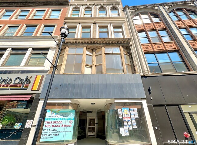 Building Photo - 105 Bank St