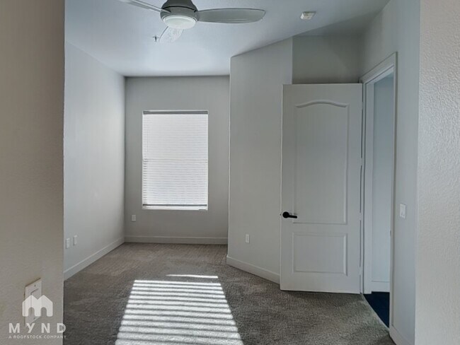 Foto del edificio - 68 E Serene Ave