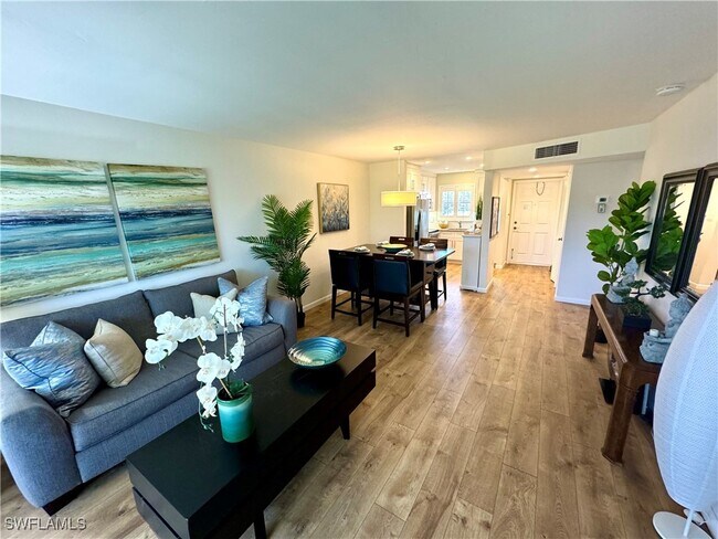 Foto del edificio - 400 Forest Lakes Blvd