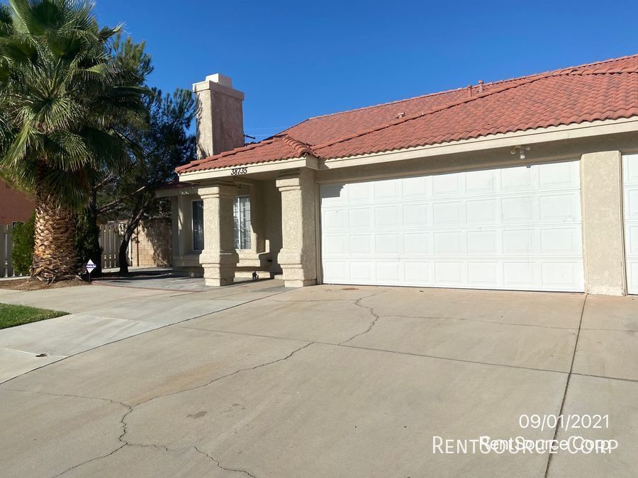 38735 Desert Flower Dr, Palmdale, CA 93551 House Rental in Palmdale