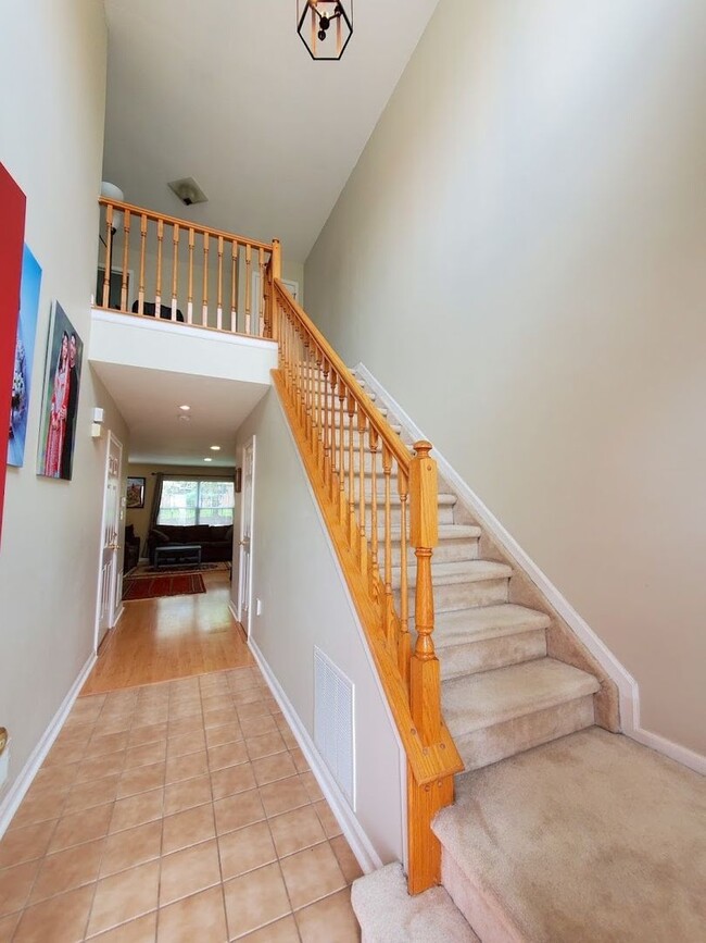 Building Photo - Spacious and updated is this 2-bed, 2.5-ba...