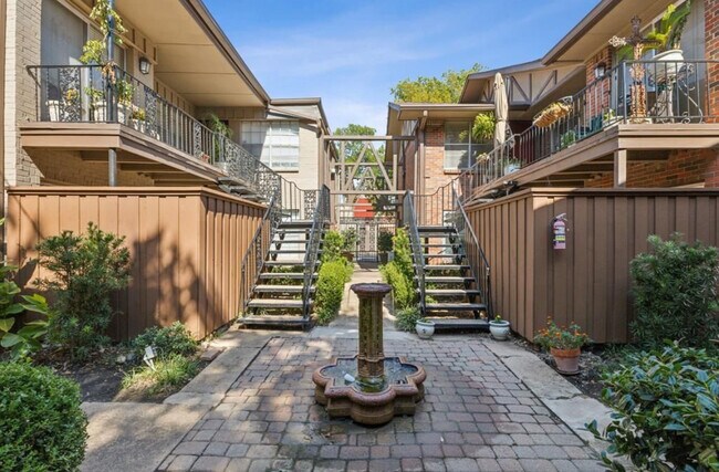 Foto del edificio - 4209 Avondale Ave