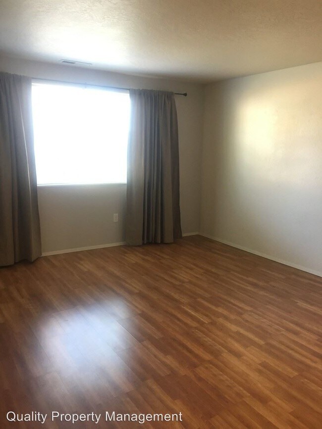 Foto del edificio - 2101 Poplar Dr
