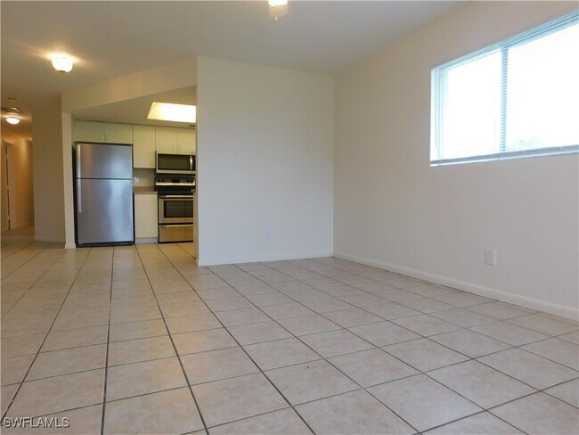 Foto del edificio - 1217 NE 8th St