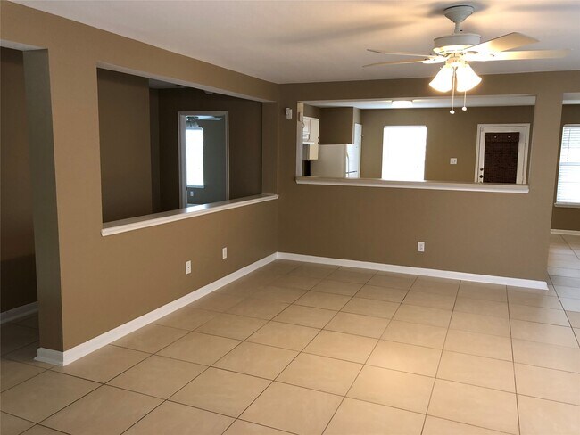 Building Photo - 19615 Hollington Dr