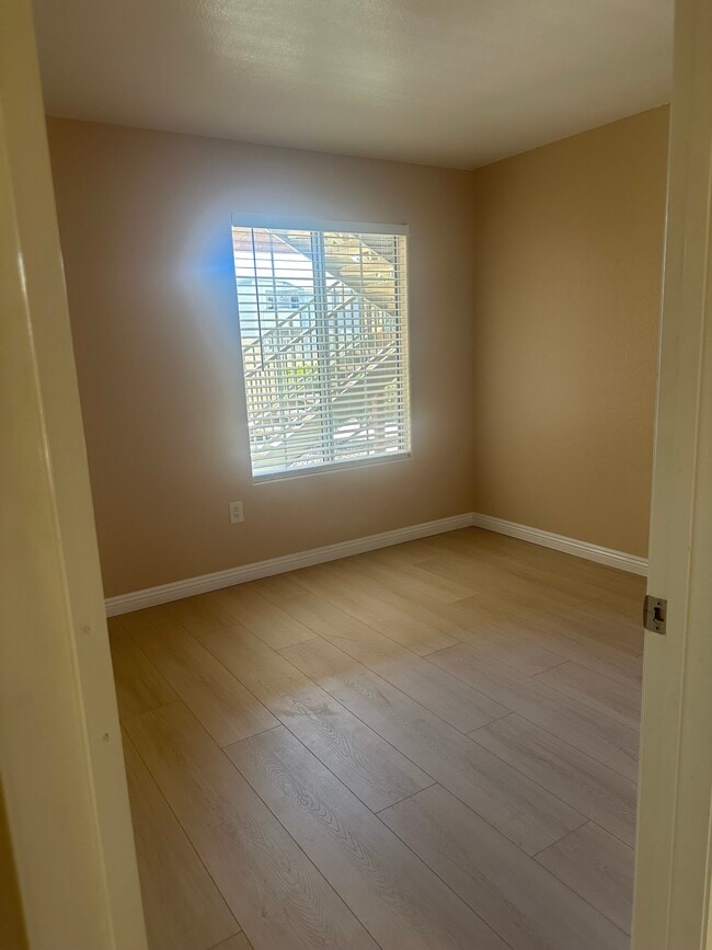 Building Photo - 2120 Ramrod Ave