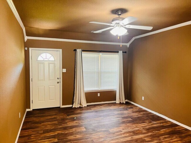 Foto del edificio - 12166 Big Ridge Cir