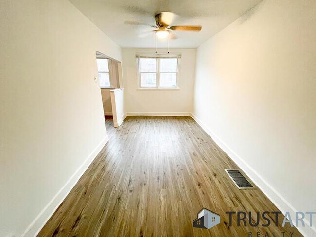 Building Photo - 3 bedroom house in Oxford Circle NorthEast...