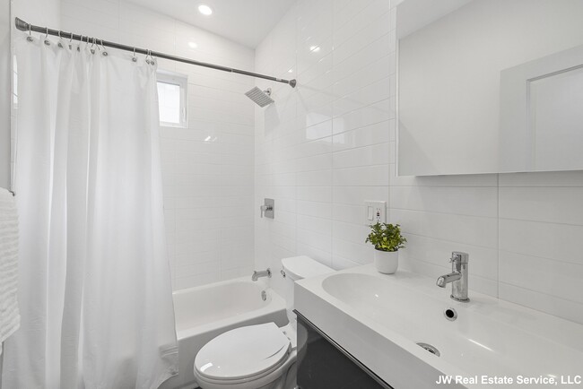 Foto del edificio - 338 Hurley St