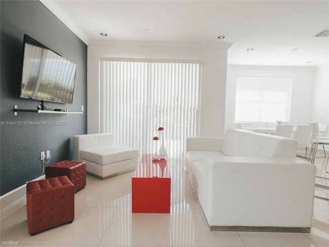 Foto del edificio - 3 br, 2.5 bath House - 8167 NW 108th Ct