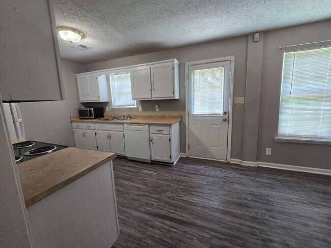 Foto del edificio - 1019 Shadow Ridge Ave