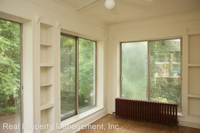 Building Photo - 7 br, 3.5 bath House - 110 Maywood Ln