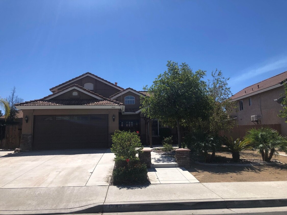 Primary Photo - Beautiful home in Woodcrest!
