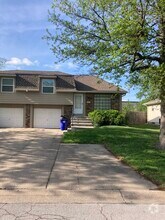 Building Photo - 1406 E Willow Dr