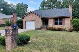 Building Photo - 220 Fair Oaks Dr