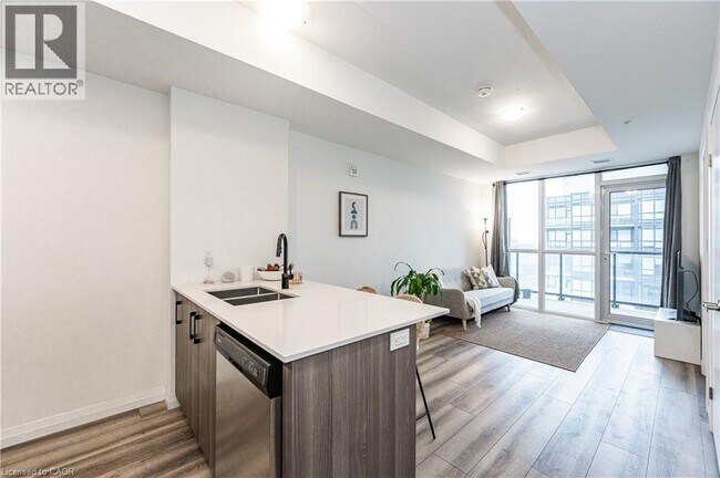 Building Photo - 108 Garment St