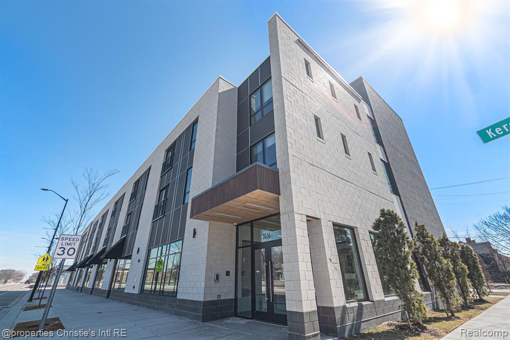 Foto principal - 7410 Kercheval Ave