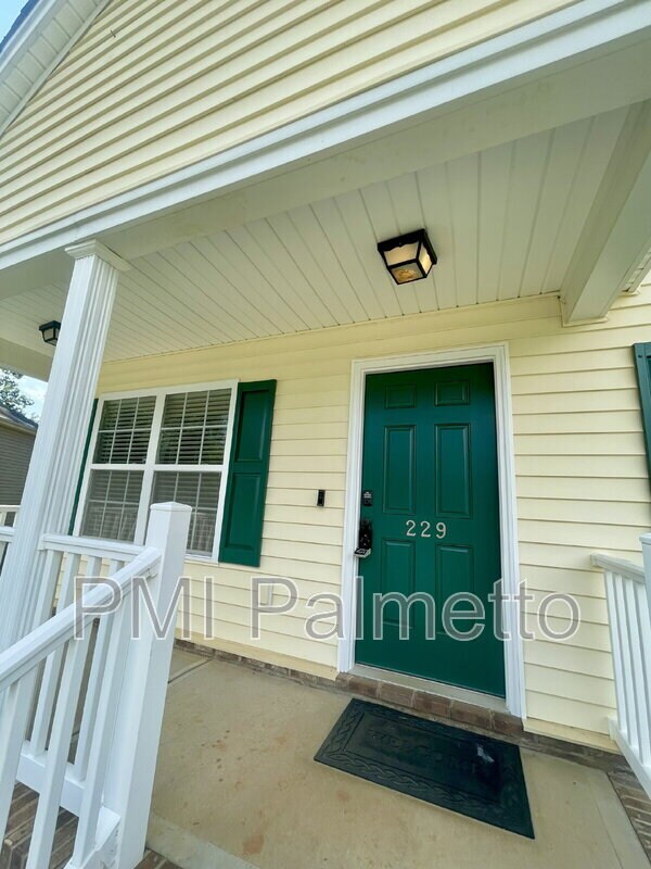 Building Photo - 229 St Andrews Pl Dr