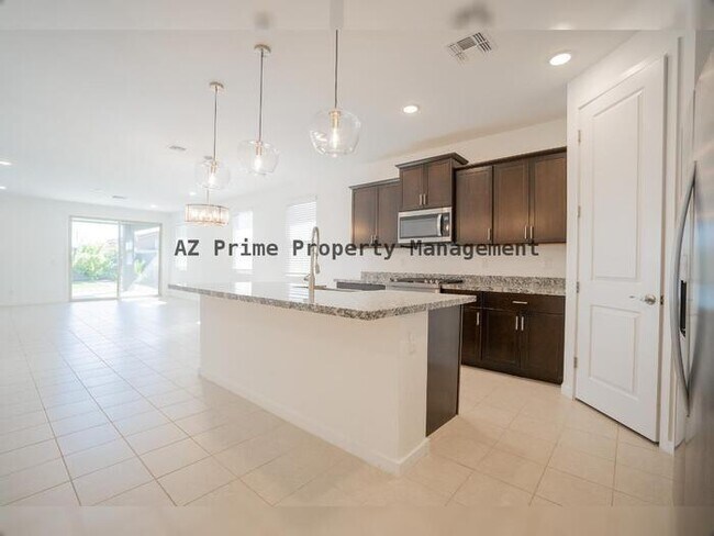 Building Photo - 17317 W Running Deer Trl