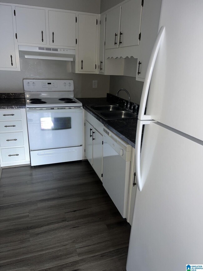 Foto del edificio - 1340 32nd St S