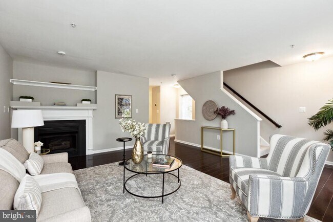 Foto del edificio - 124 Emory Woods Ct