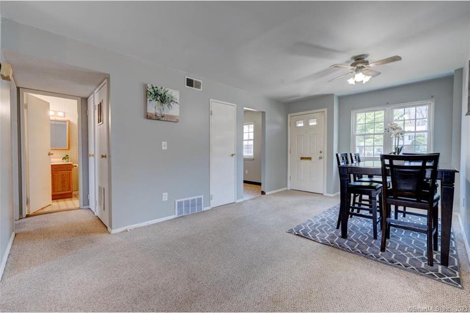 8 Circle Dr Unit 8G, Enfield, CT 06082 Condo for Rent in Enfield, CT