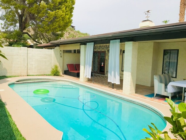 Building Photo - 7710 N 17th Pl