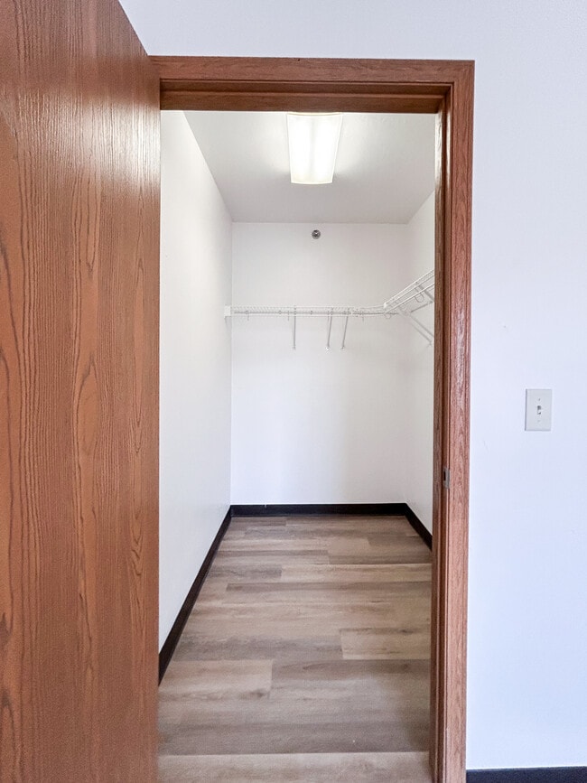 Building Photo - College Avenue Apartments