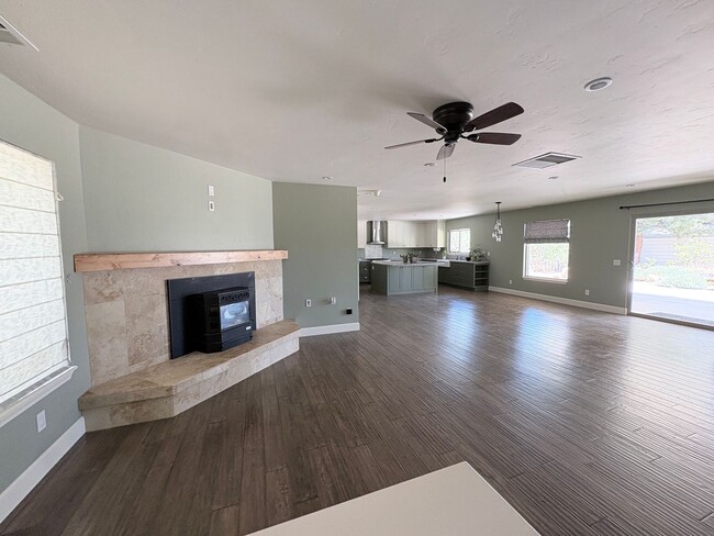 Building Photo - 316 Altair Cir