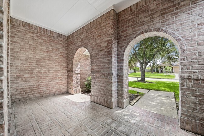 Building Photo - 1314 Deerbrook Dr