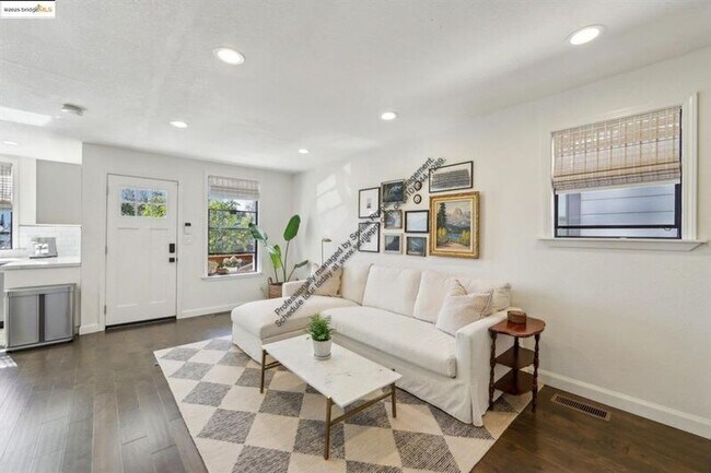 Foto del edificio - 3360 Arizona St