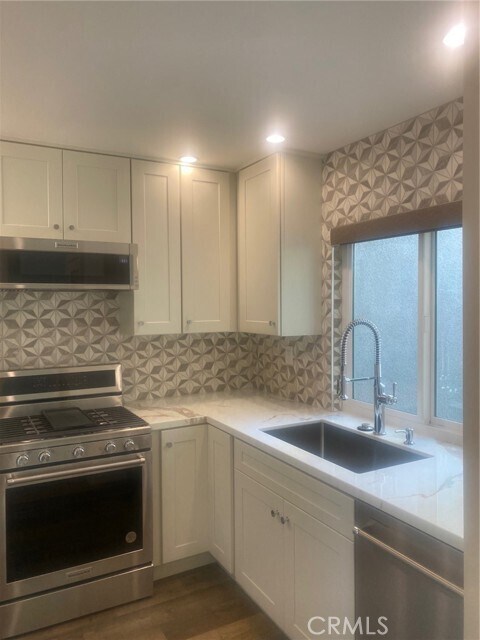 Foto del edificio - 8866 Tulare Dr