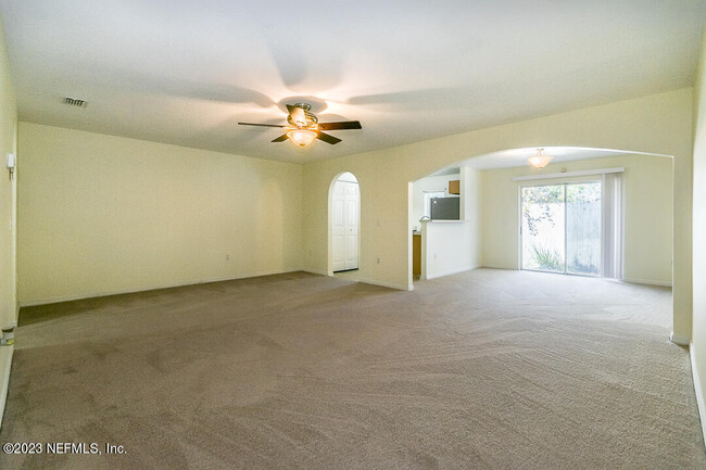 Foto del edificio - 10550 Autumn Trace Rd