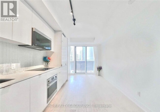 Building Photo - 7 Grenville St