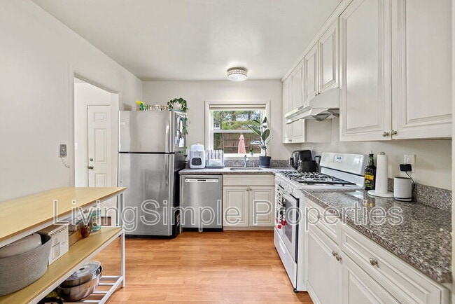 Foto del edificio - 1213 Gladstone Dr