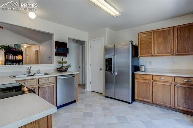 Foto del edificio - 8359 Silver Glen Drive, Fountain, CO, 80817