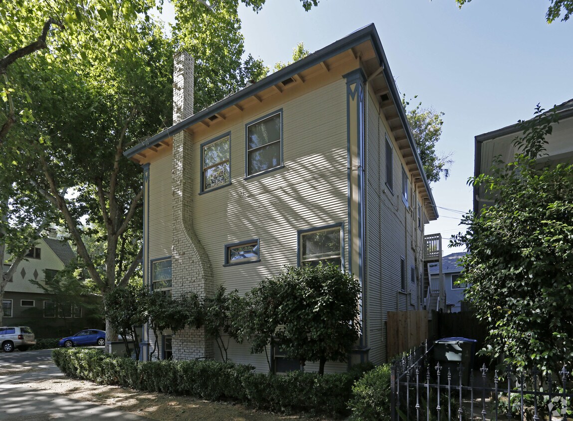 Building Photo - 2430 H St