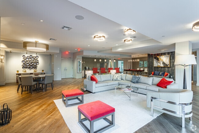 Interior Photo - 2000 Pennsylvania Avenue