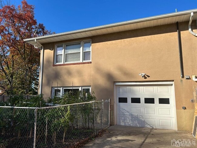 Building Photo - 254 Inza St