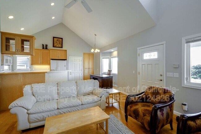 Building Photo - 1453 Oak Springs Ln